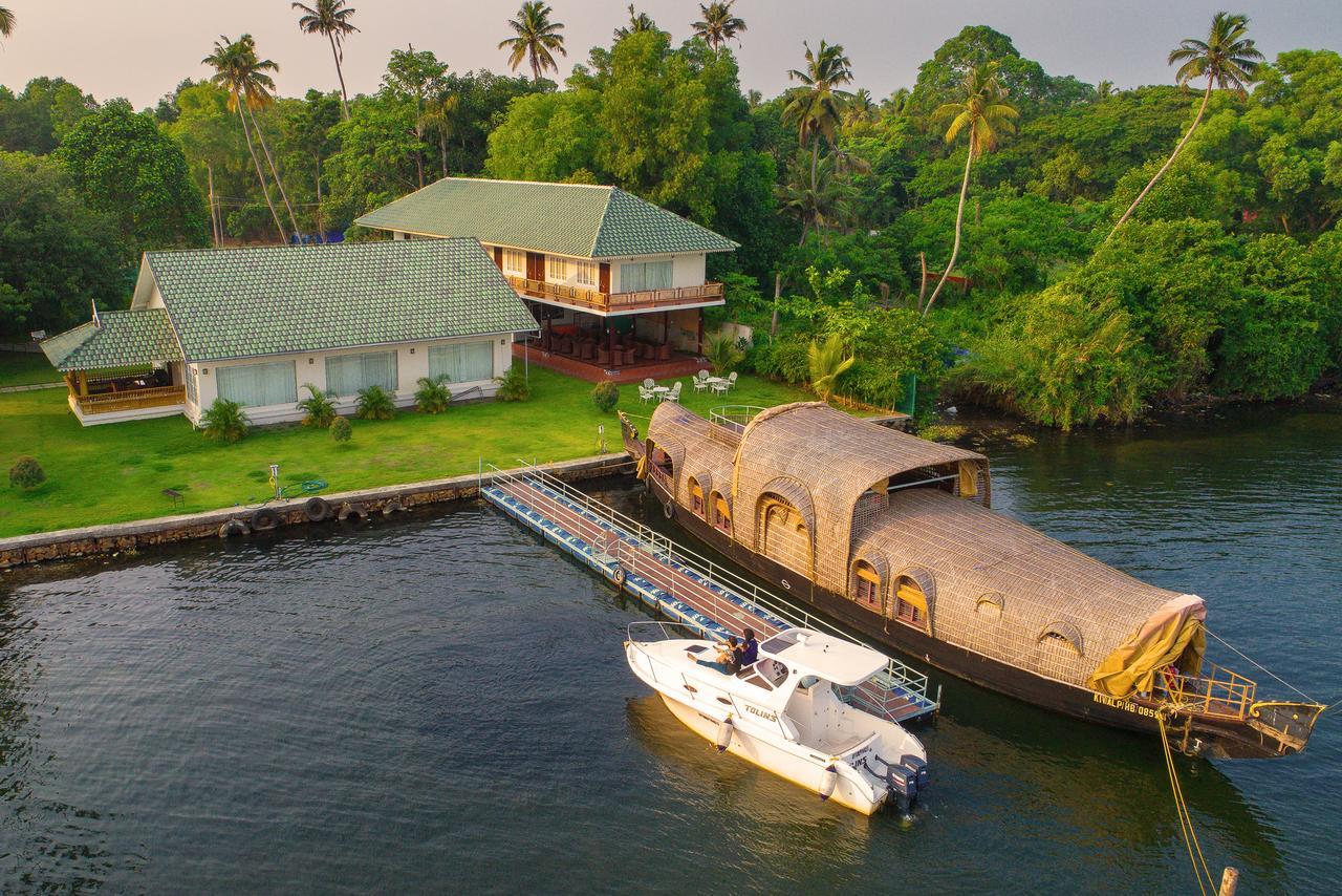 Cyrus Resort Alappuzha Exterior photo